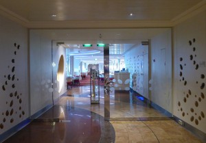 Grand Cuvée Dining Room Eingang Deck 4