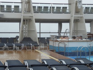 Regen, aber der Whirlpool ist voll