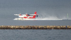 startendes Wasserflugzeug