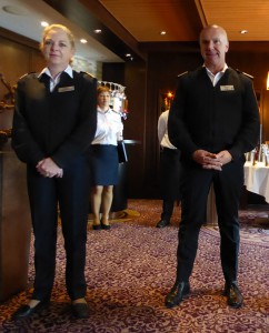 Cruise Critic Connections - Offiziere (rechts Hotel Director Raffaele)