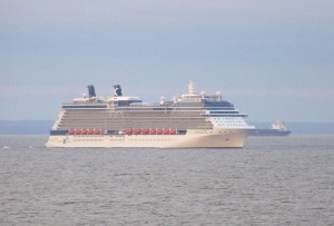 Celebrity Silhouette vor Sankt Petersburg