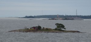 ein Baum, ein Haus, eine Insel