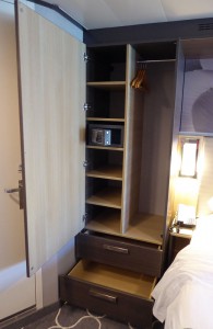 Schrank links