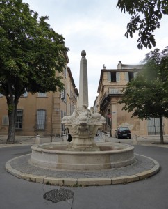 Place et Fontaine des 4 dauphins