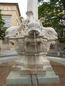 Place et Fontaine des 4 dauphins