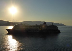 Mein Schiff 3 im Sonnenaufgang