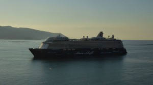 Mein Schiff 3 im Sonnenaufgang
