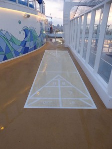 Shuffleboard Feld beim Sportplatz