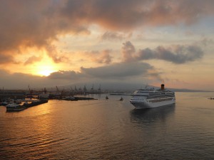 Einlaufen der Costa Fascinosa