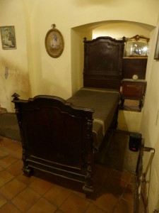 ein Bett