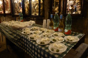Oliven und Mozzarella für die Costa Tour