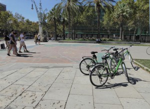 unsere Räder beim Stadtpan am Arc de Triomf