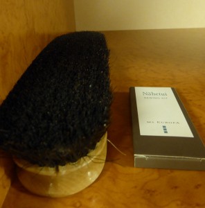 Kleiderbürste, Nähset