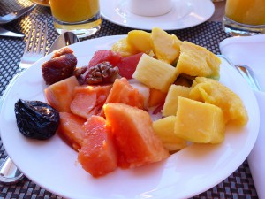 Obst mit Müsli