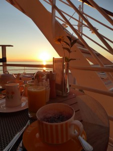 Frühstück mit Sonnenaufgang