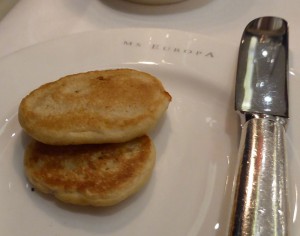 Mini-Blinis zum Kaviar