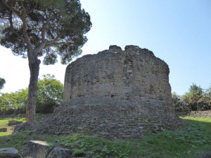 rundes Mausoleum