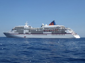 MS Europa vor Capri
