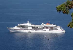 MS Europa vor Capri