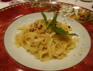 Tagliatelle con Noci e Arance