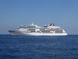 MS Europa vor Lipari