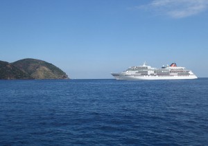 MS Europa vor Lipari