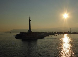 Madonna della Lettera im Sonnenaufgang