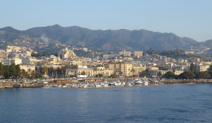 Marina von Messina mit "Loch"