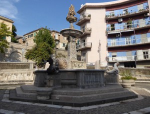 Brunnen an der Piazza Chisafulli