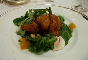 Feldsalat mit Champignons und Kartoffeldressing