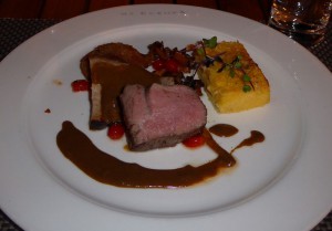 Kalbsfilet und Kalbsbraten mit Thunfischsauce
