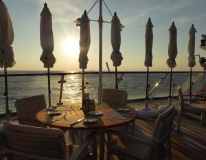 Sonnenaufgang beim Frühstück