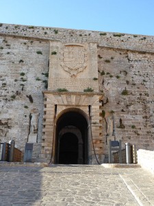 Eingang nach Dalt Vila