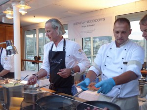 Holger Bodendorf - Schulter vom iberischen Schwein mit gebratenen Radieschen - geschmorter Apfel - SelleriefondHolger Bodendorf - Schulter vom iberischen Schwein mit gebratenen Radieschen - geschmorter Apfel - Selleriefond