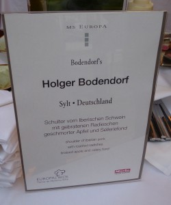 Holger Bodendorf - Schulter vom iberischen Schwein mit gebratenen Radieschen - geschmorter Apfel - Selleriefond
