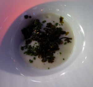 Kevin Fehling - Kaviar mit Seeigel - Dashi und Kartoffel