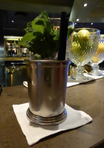 nochmals der Cocktail mit Himbeeren und Minze für meinen Mann