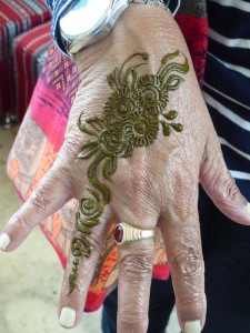 Henna-Tattoo einer Passagierin