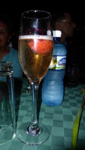 Sekt mit Erdbeere