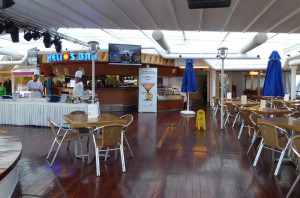 Helios Bar und Pool