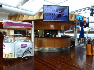 Helios Bar und Pool
