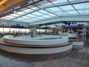 Helios Bar und Pool