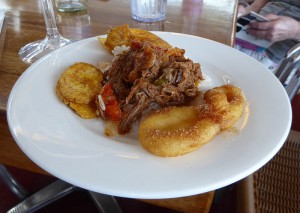 Ropa Viejo und Bunuelos