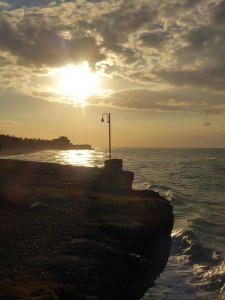 Strandspaziergang zum Sonnenuntergang