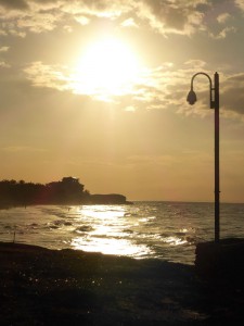 Strandspaziergang zum Sonnenuntergang