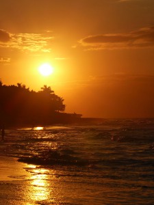 Strandspaziergang zum Sonnenuntergang