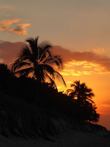 Strandspaziergang zum Sonnenuntergang