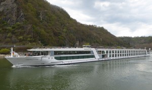 Emerald Star vor der Loreley