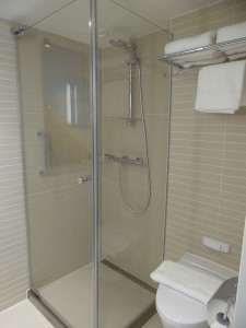 Dusche und Toilette