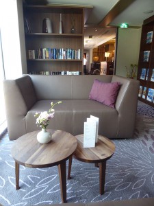 Panorama-Lounge Bibliothek